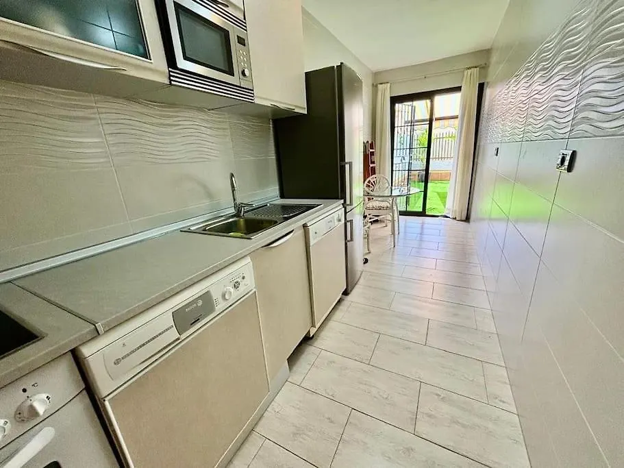 公寓 Apartamento Encantador El Duque 阿德耶